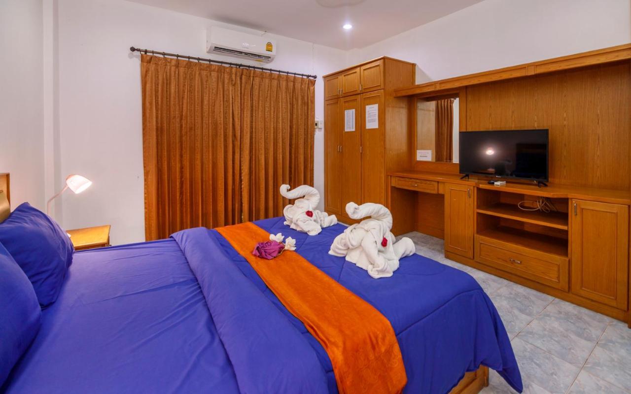 Traveller's Rest Sports Bar Wisma tamu