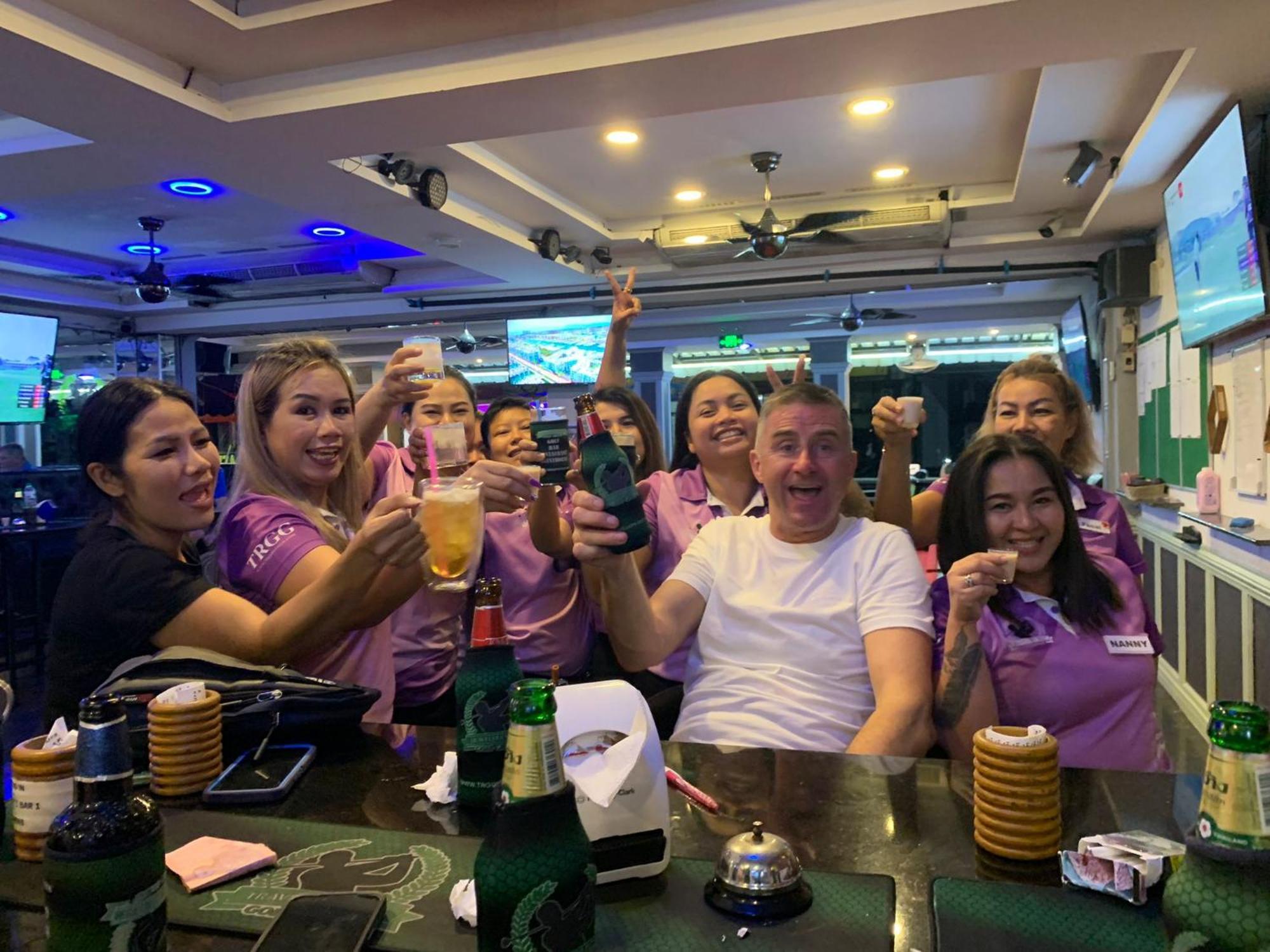 Wisma tamu Traveller's Rest Sports Bar Pattaya
