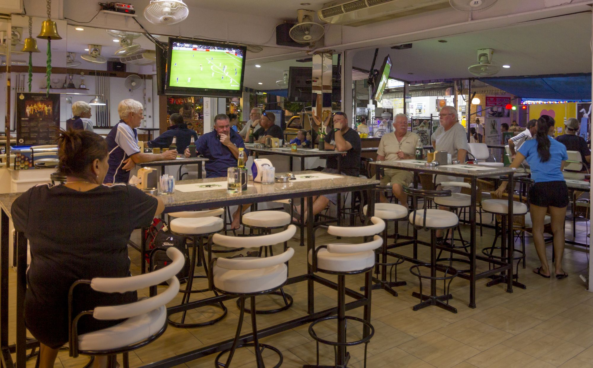 Wisma tamu Traveller's Rest Sports Bar